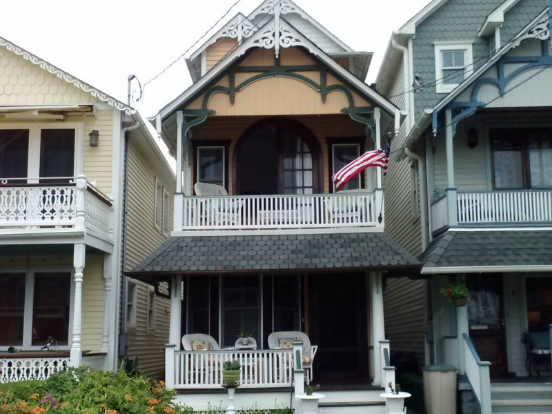  Steps to Beach - Front of House Showing 3rd Floor
